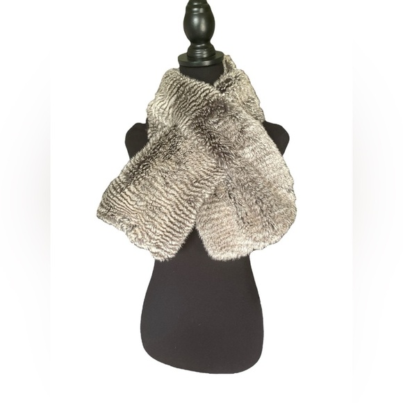 NWOT Stella & Dot 3-Way Reversible Faux-Fur Scarf Wrap - Picture 2 of 8